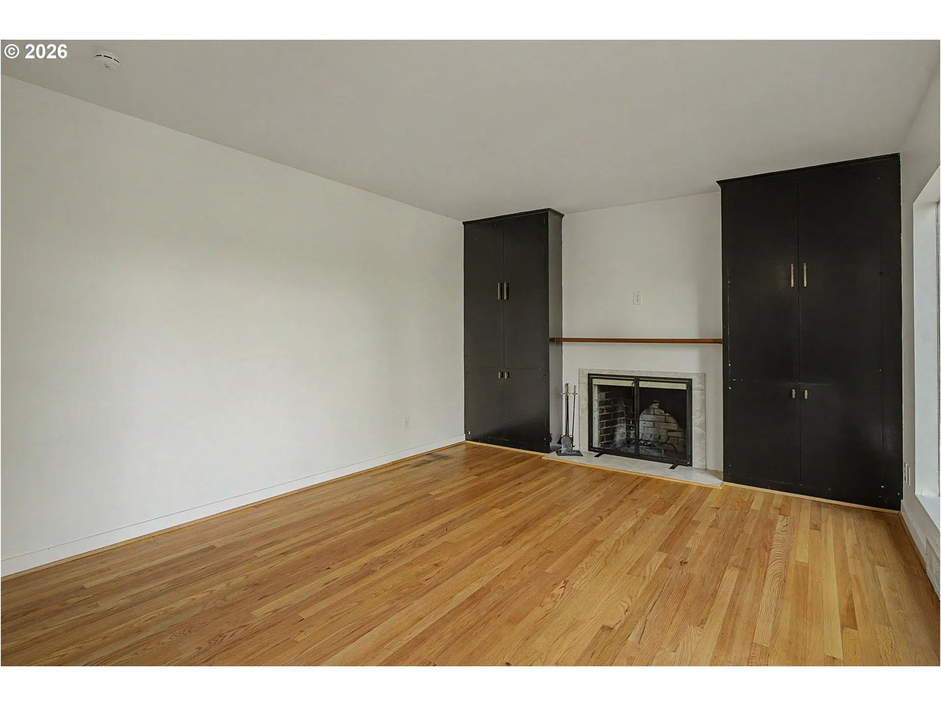 Living Room-Built-In Shelving