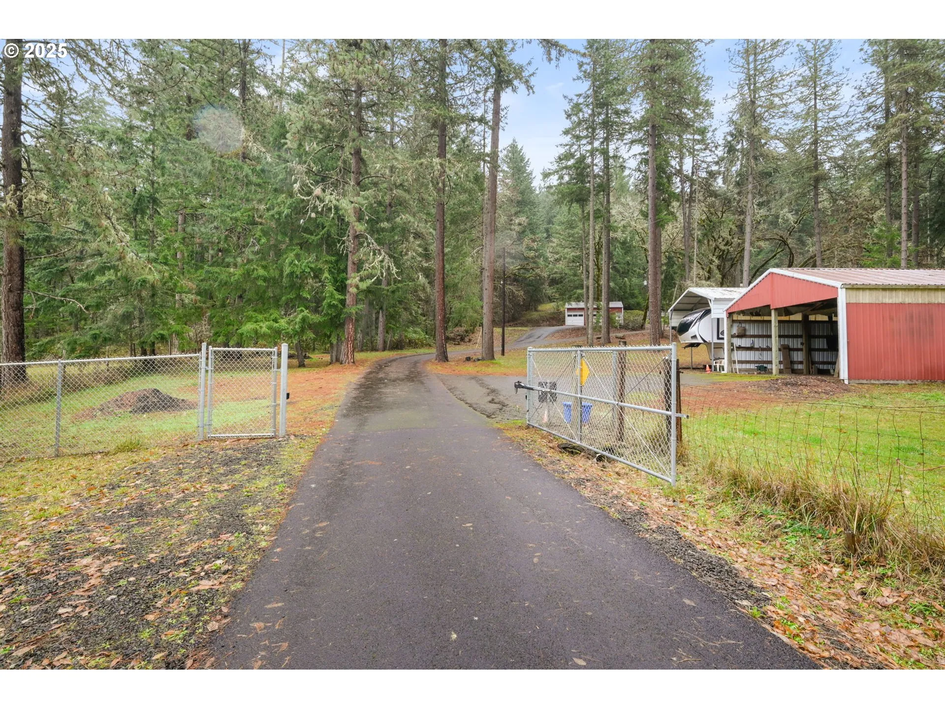 Driveway-Gated