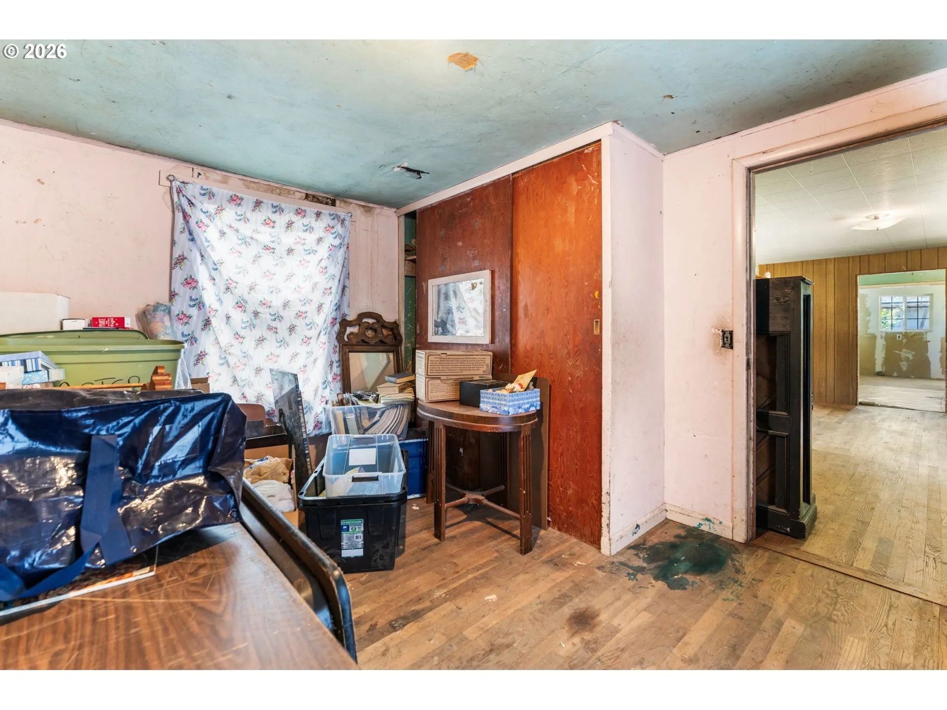 Bedroom, Primary