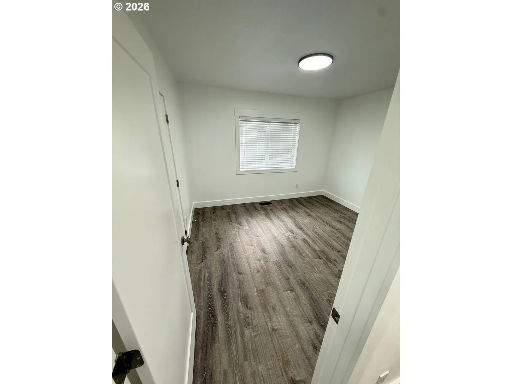 Bedroom-Full Bathroom