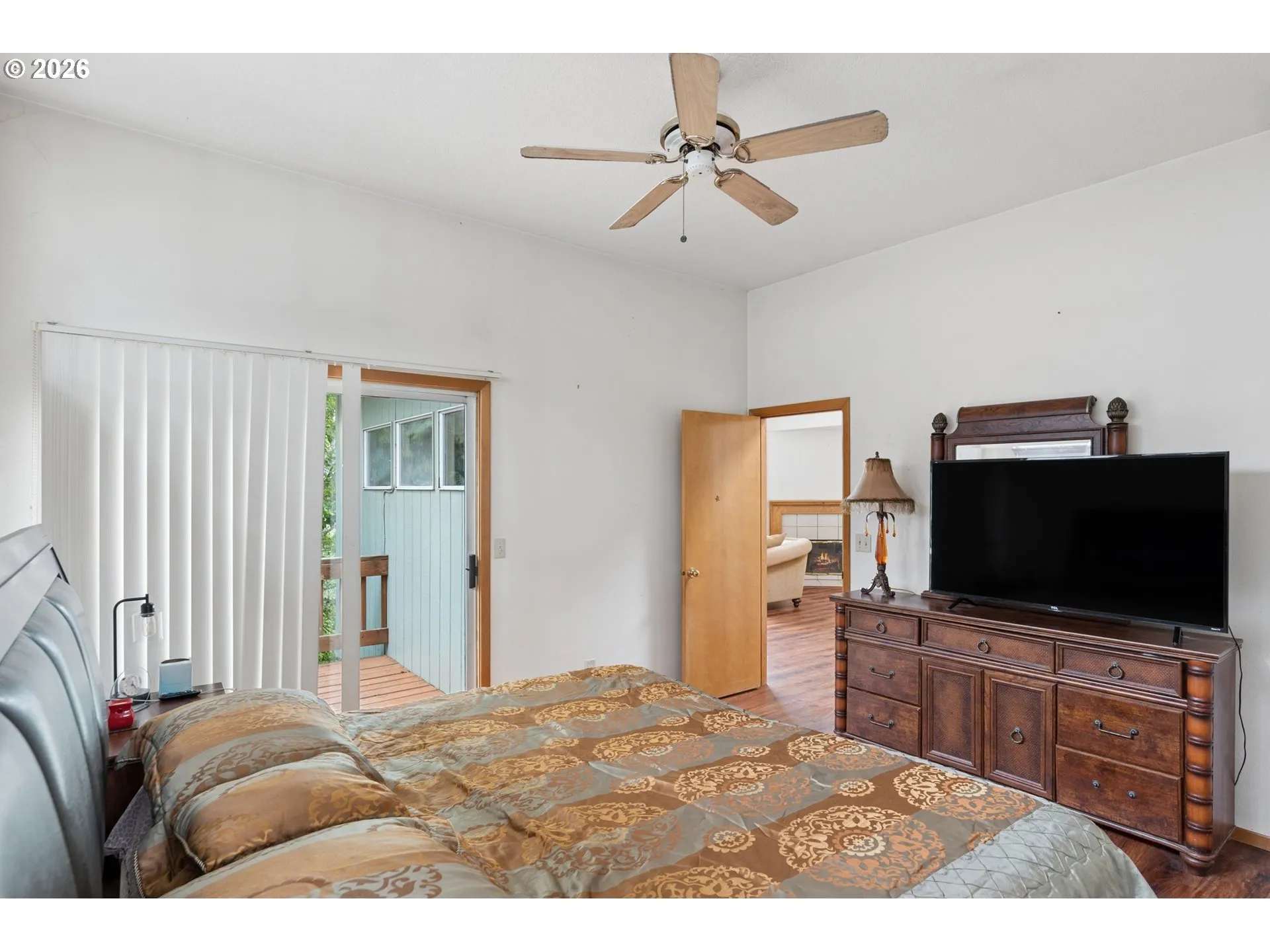 Bedroom, Primary