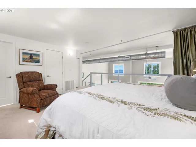 Bedroom, Primary-Upper