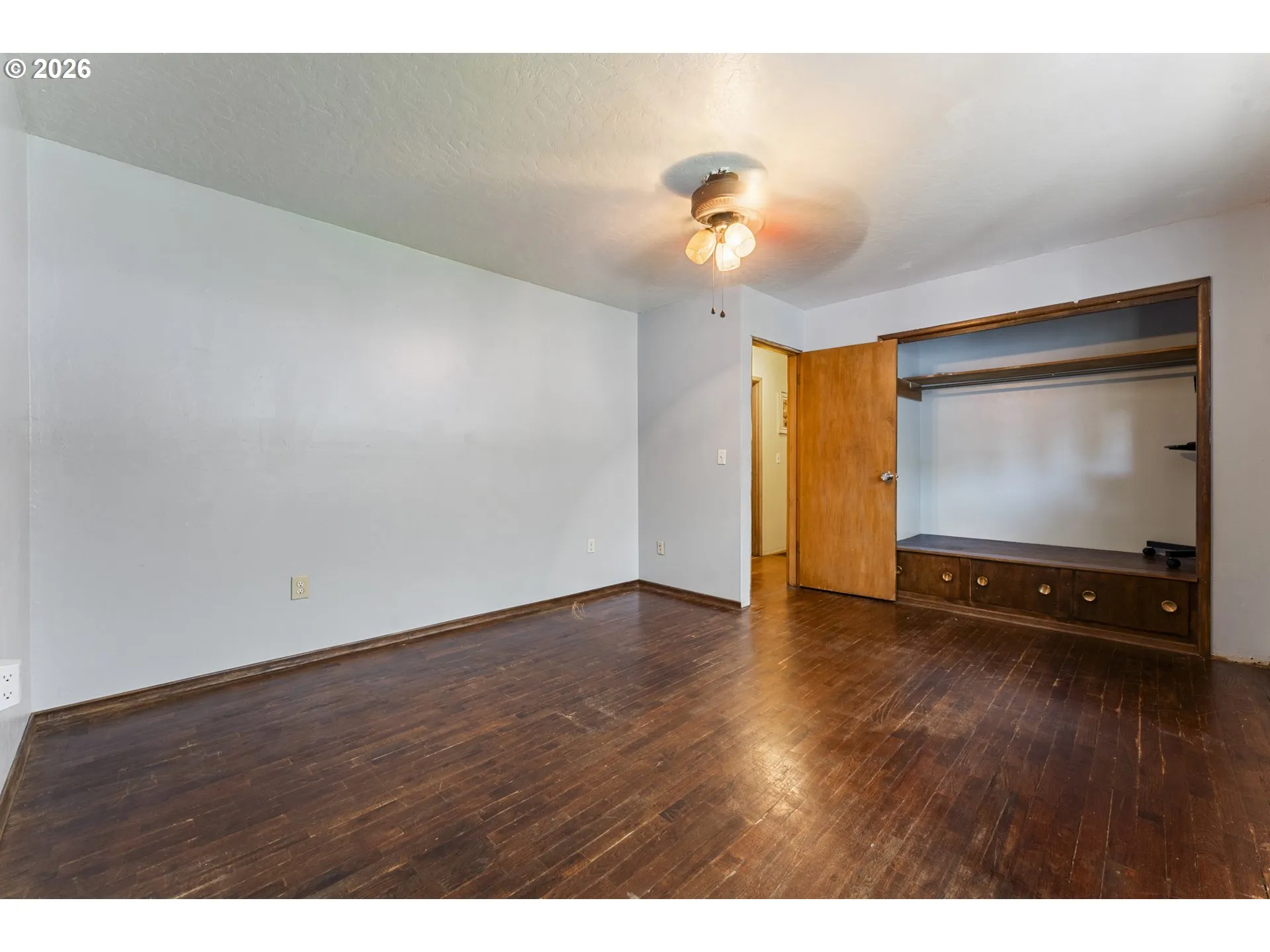 Bedroom, Primary