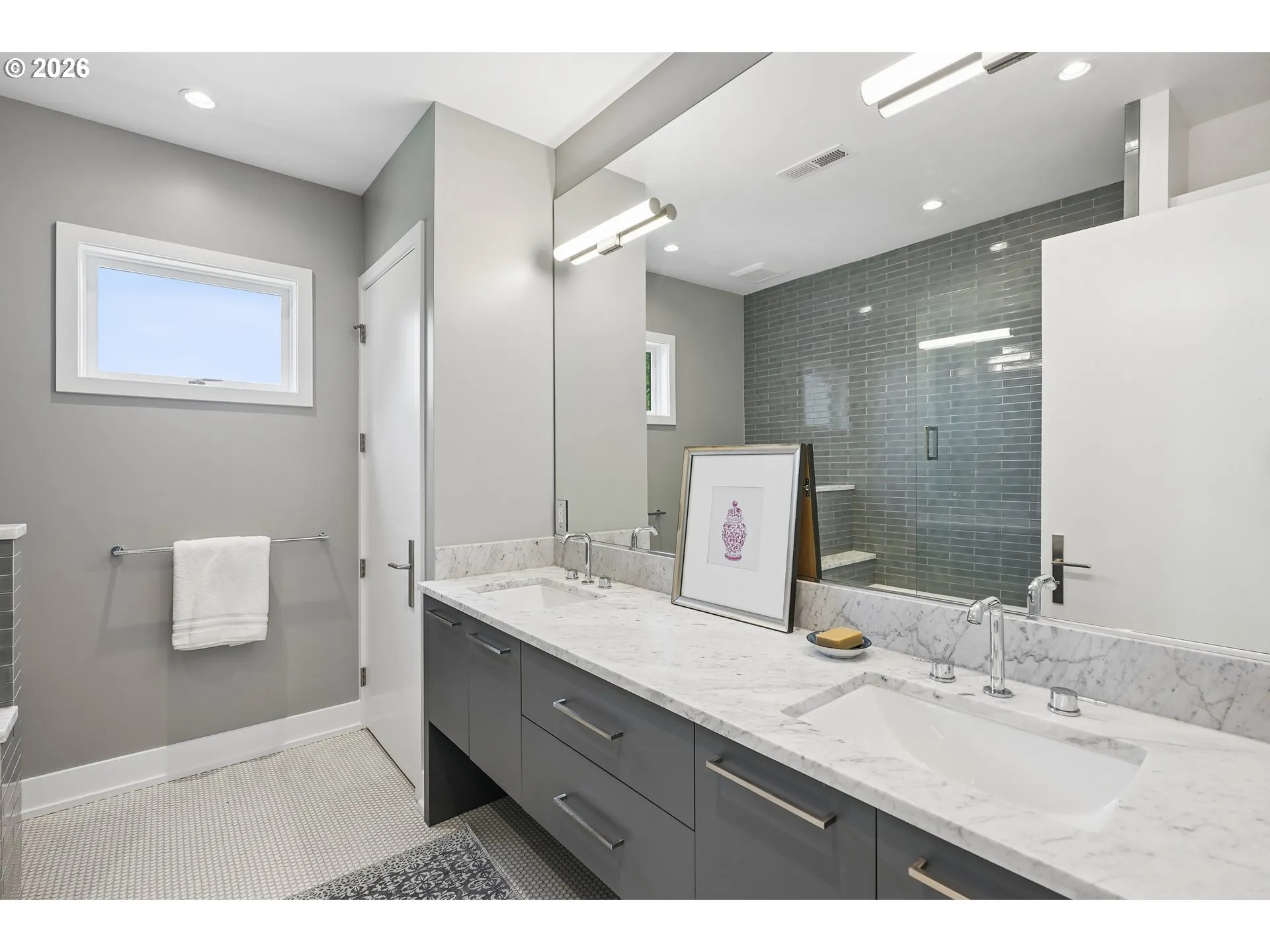 Bathroom-Upper
