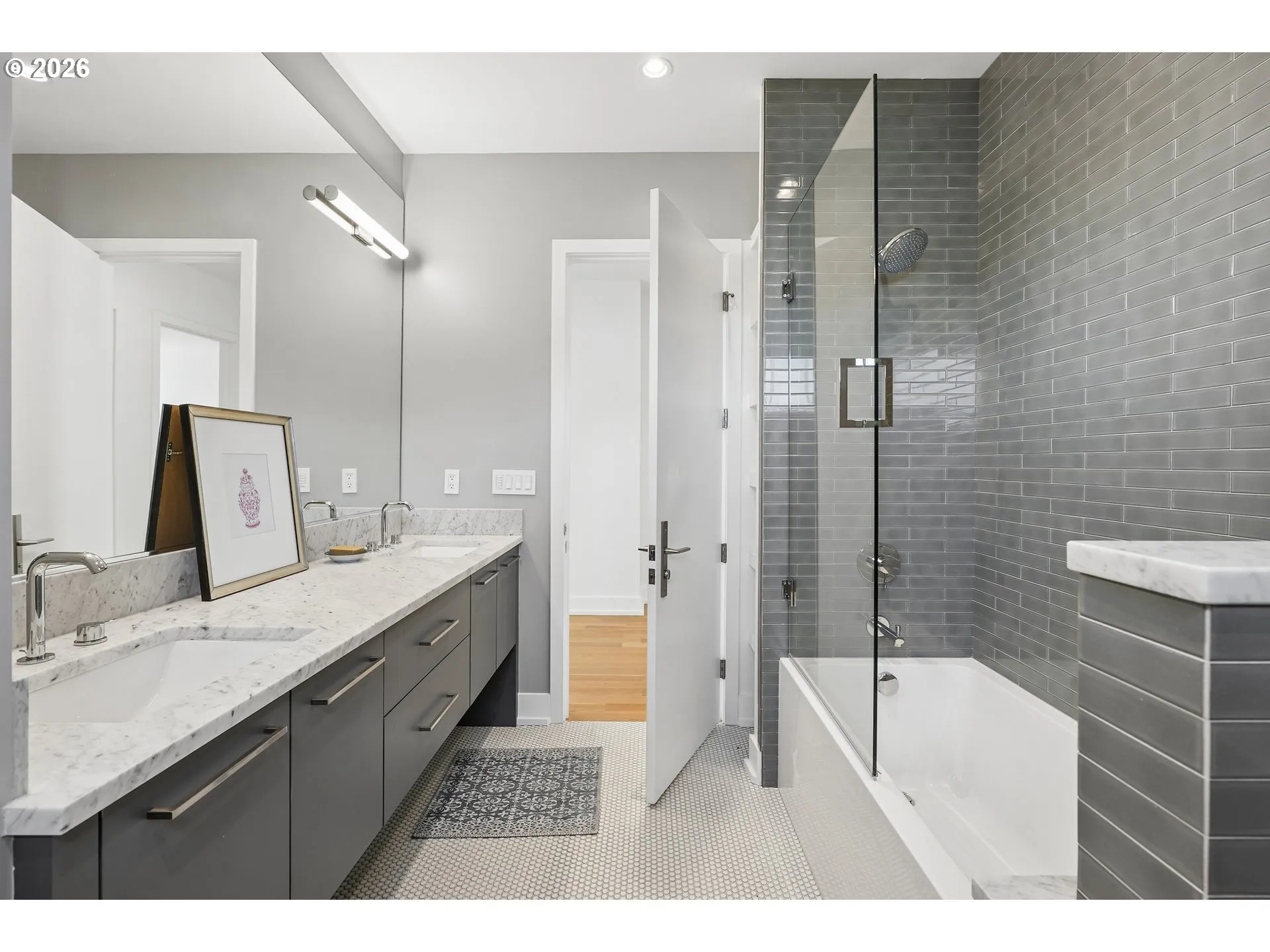 Bathroom-Upper