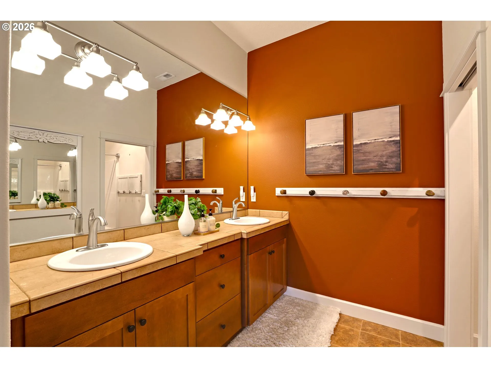 Bathroom-Upper