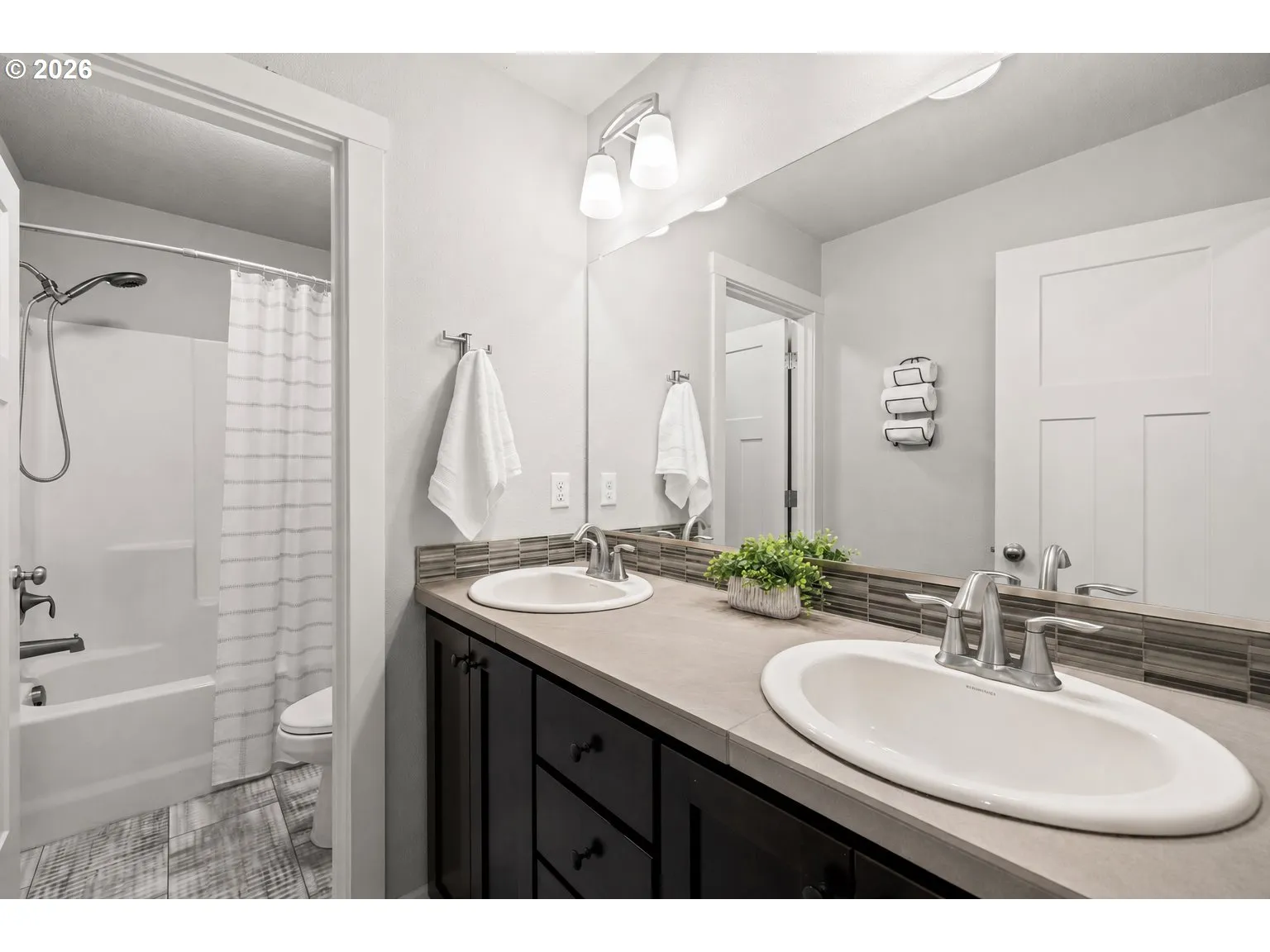 Bathroom-Upper