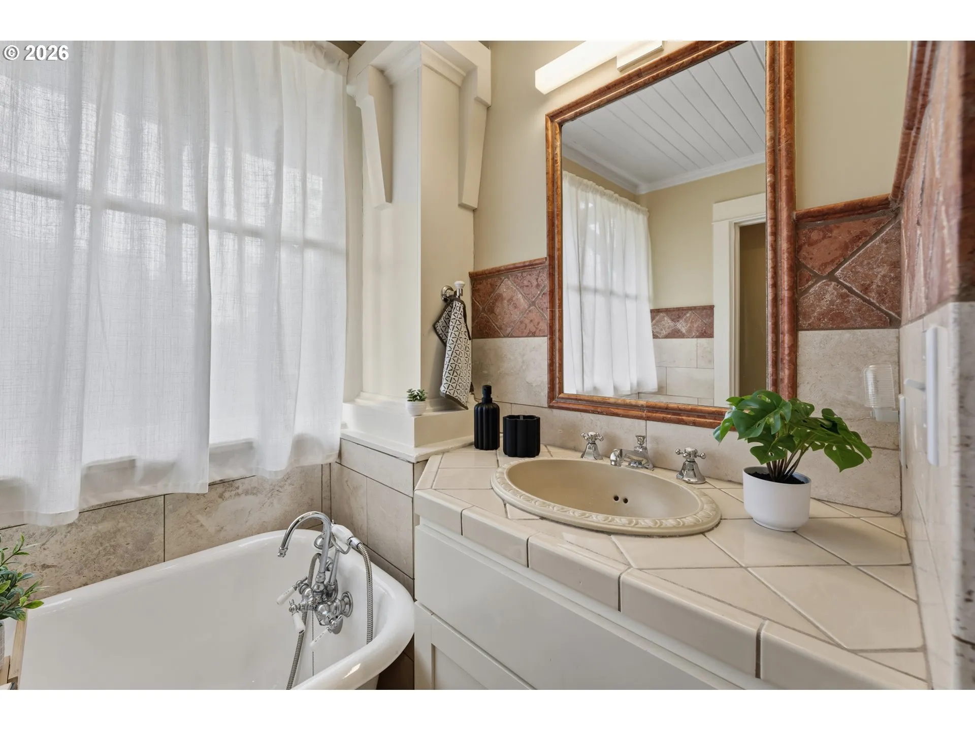 Bathroom, Attached-Upper