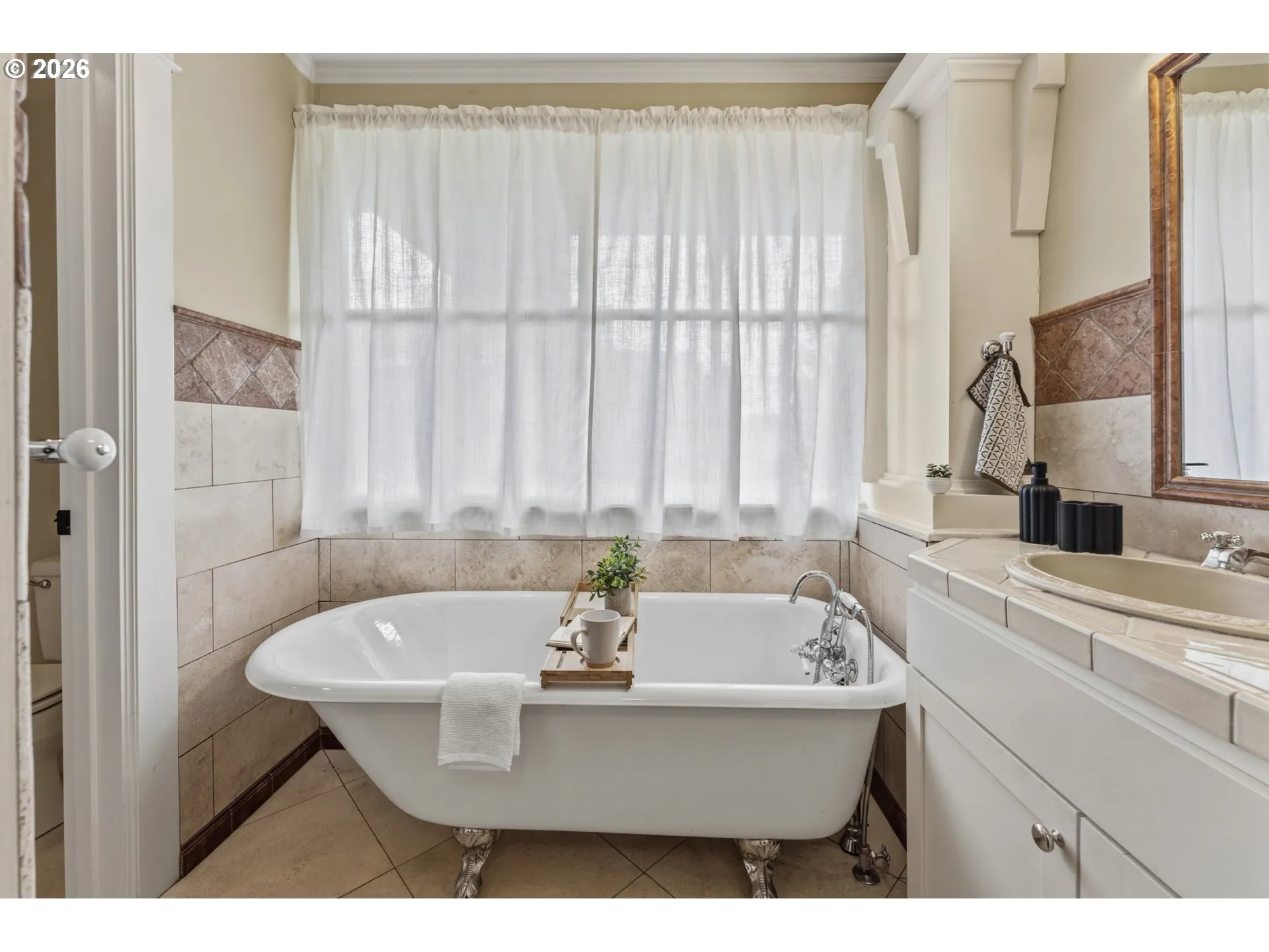 Bathroom, Attached-Upper