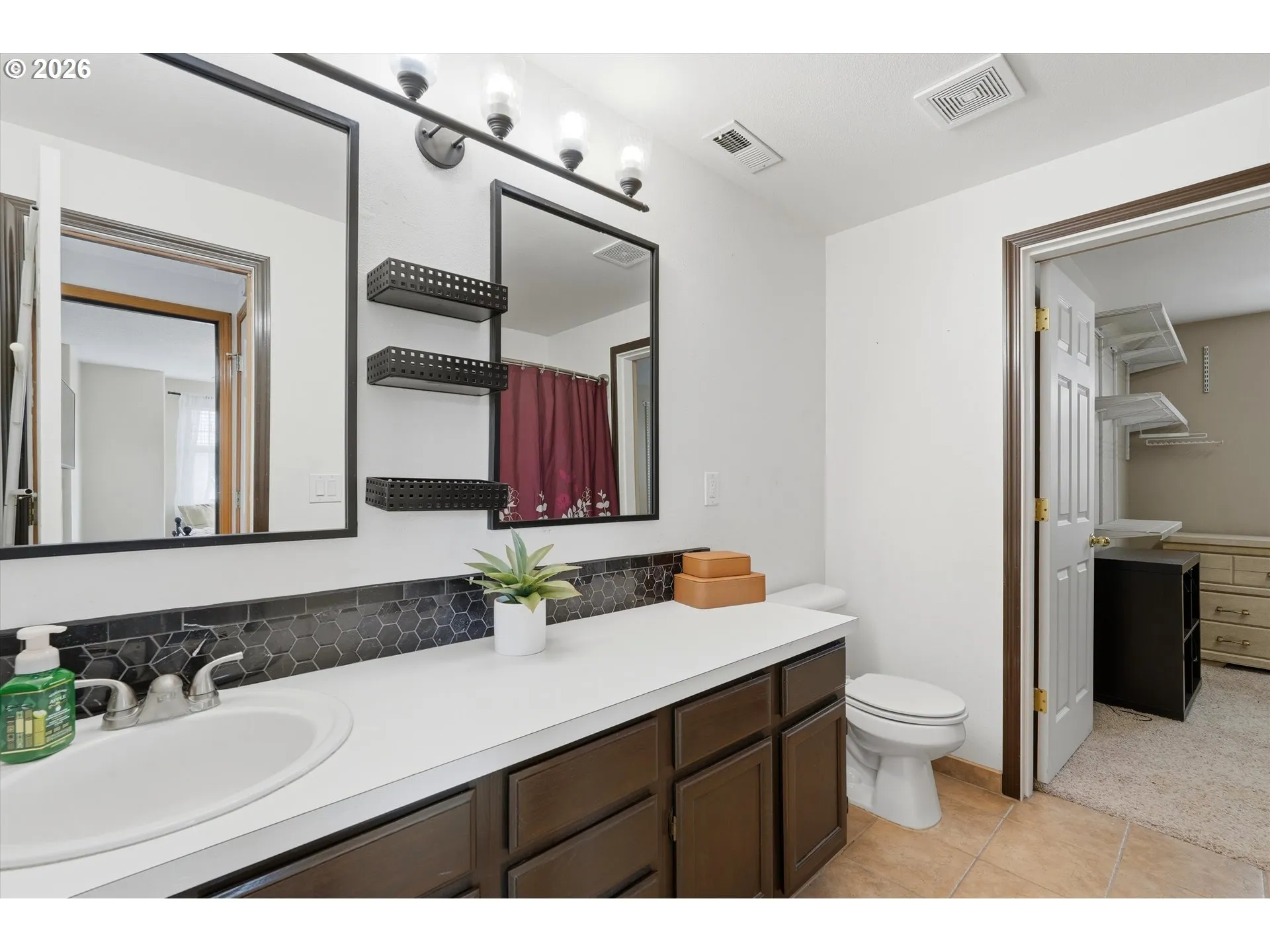 Bathroom-Upper