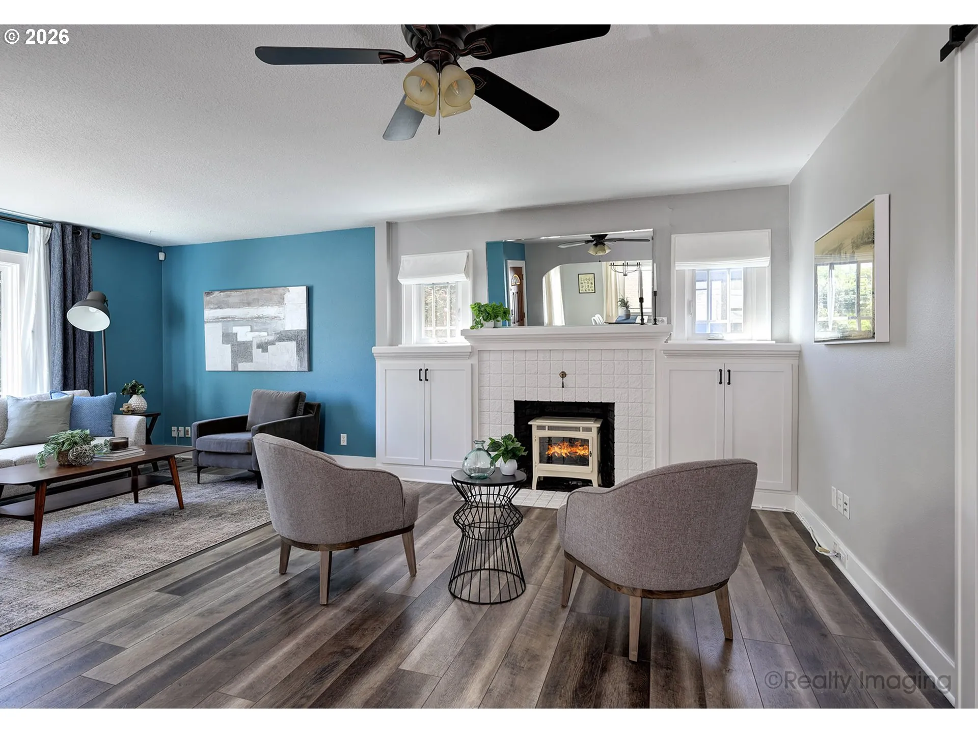 Living Room-Built-In Shelving