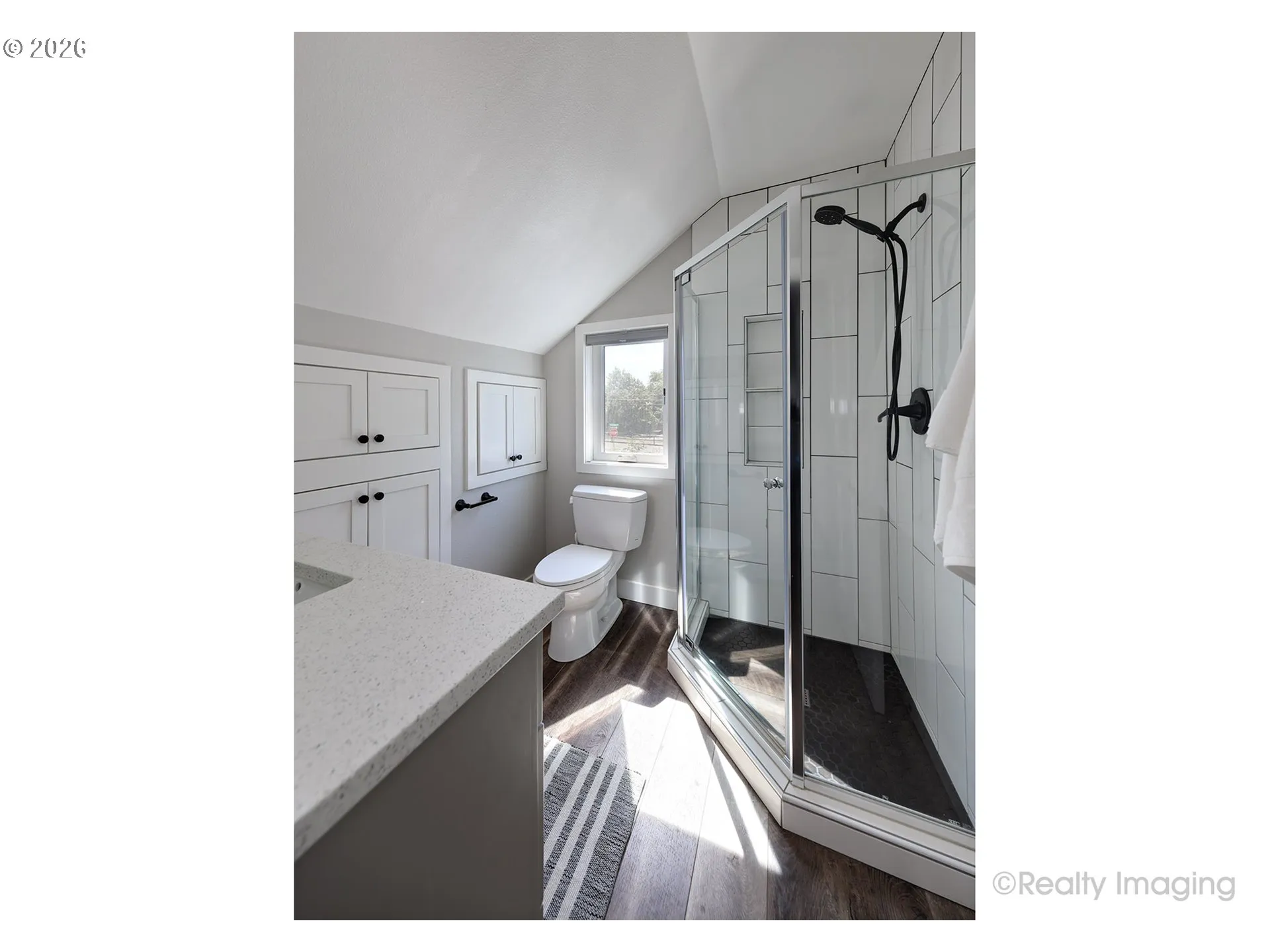 Bathroom-Upper