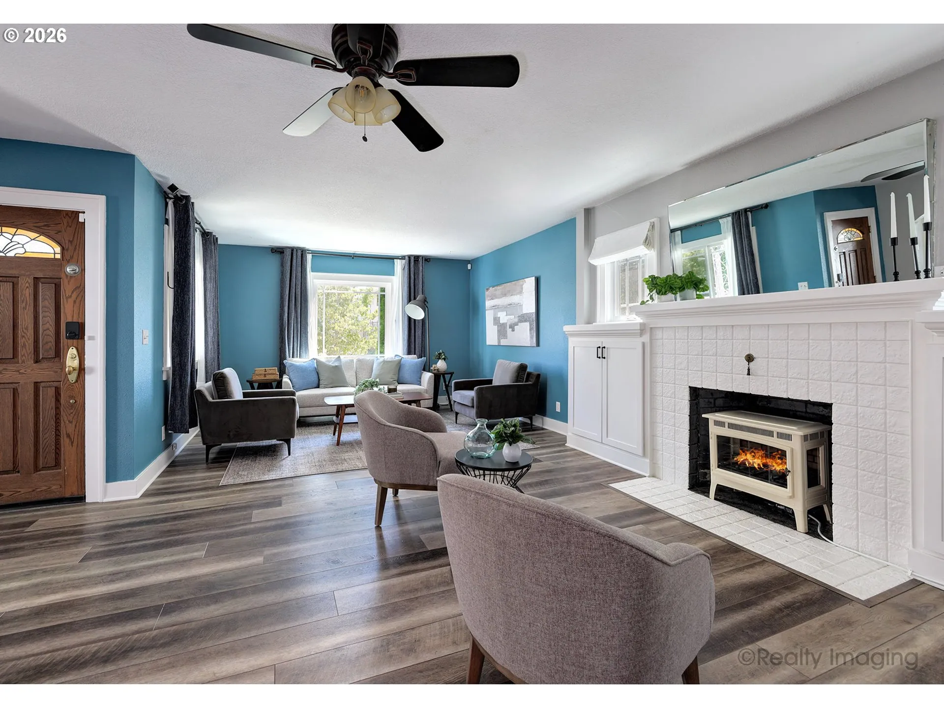Living Room-Fireplace