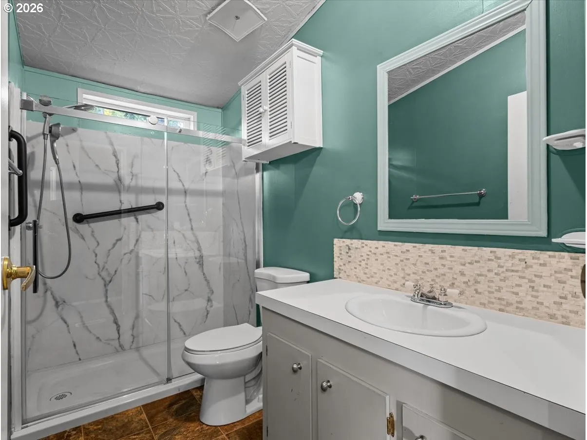 Bathroom-Walk in Shower