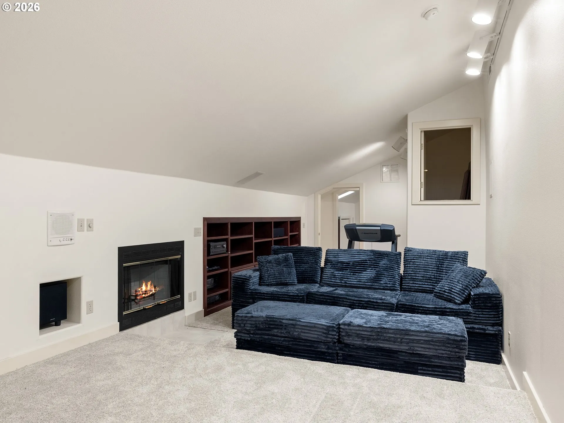 Bonus Room-Upper