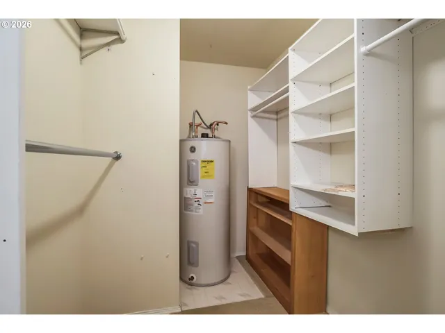 Bedroom, Primary-Walk-in closet 2