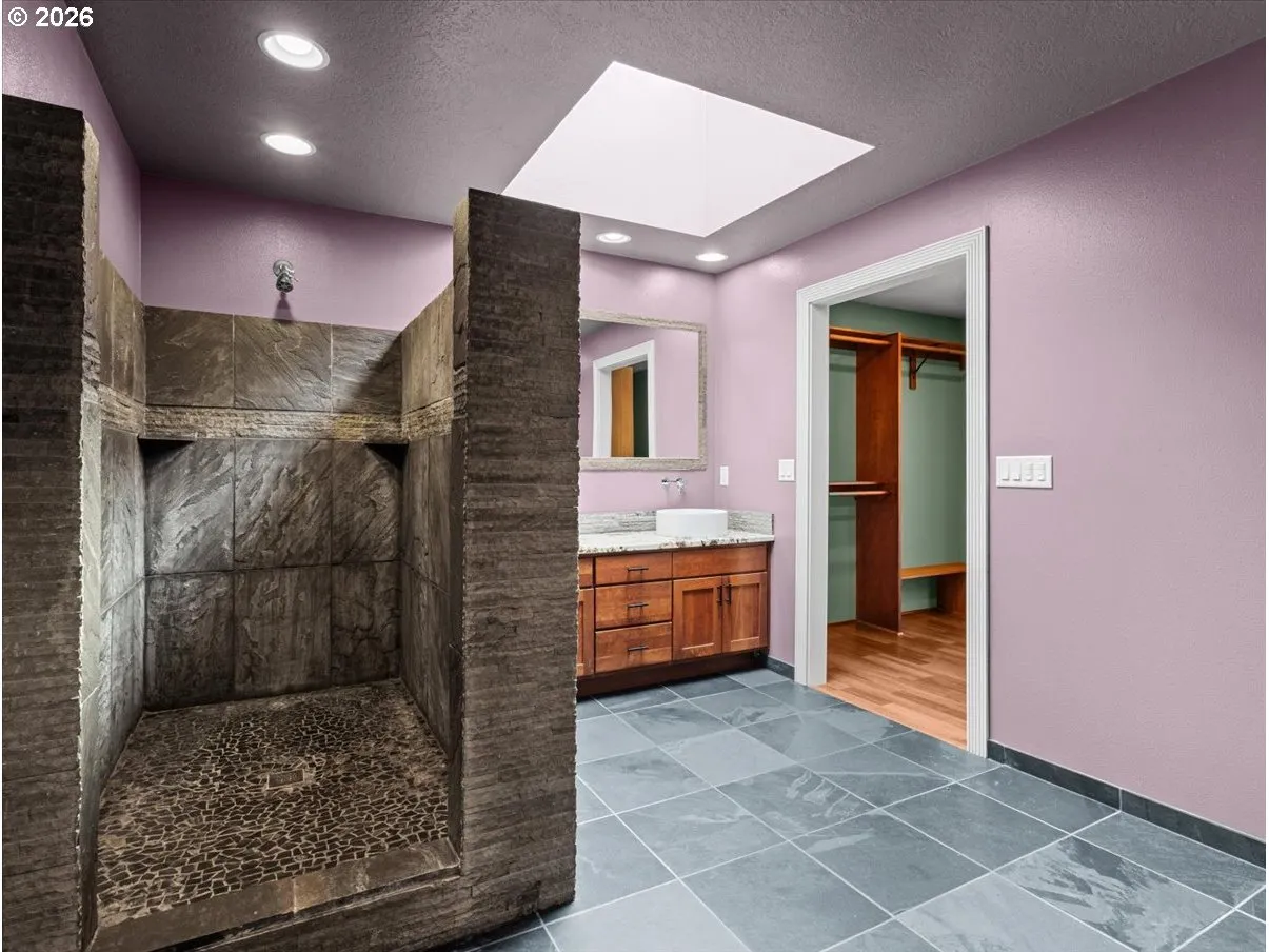 Primary Bedroom-Attached Bathroom