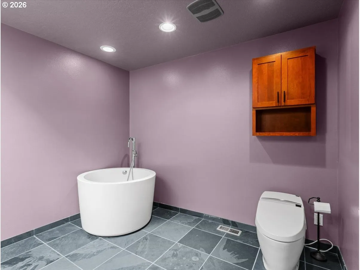 Primary Bedroom-Attached Bathroom