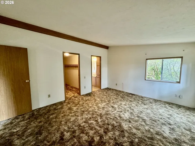Bedroom, Primary