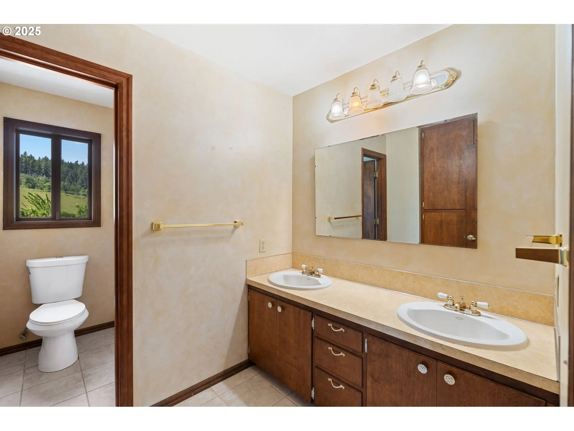 Bathroom-Hall