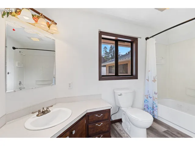 Owner's Suite Bathroom