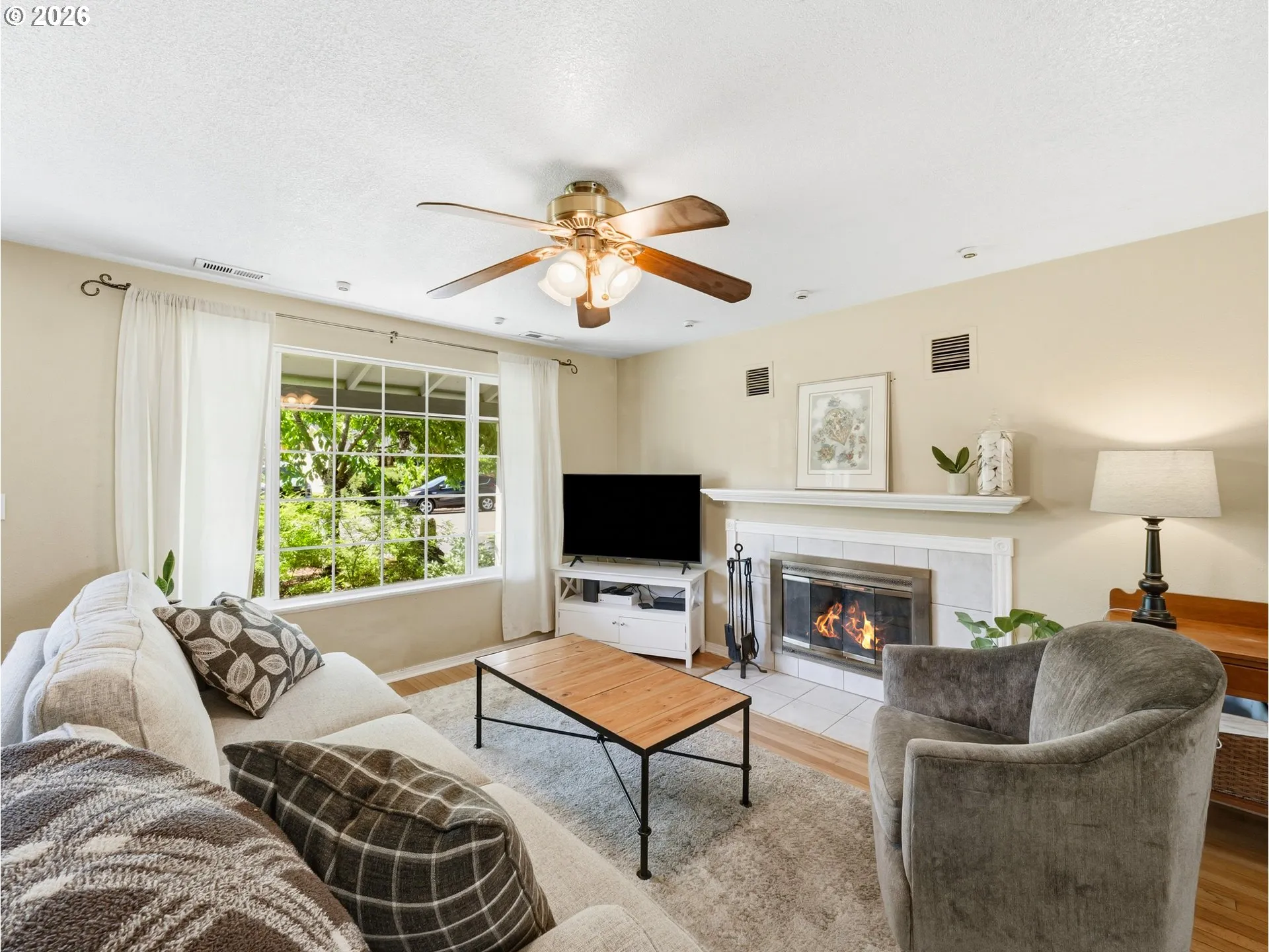 Living Room-Ceiling Fan