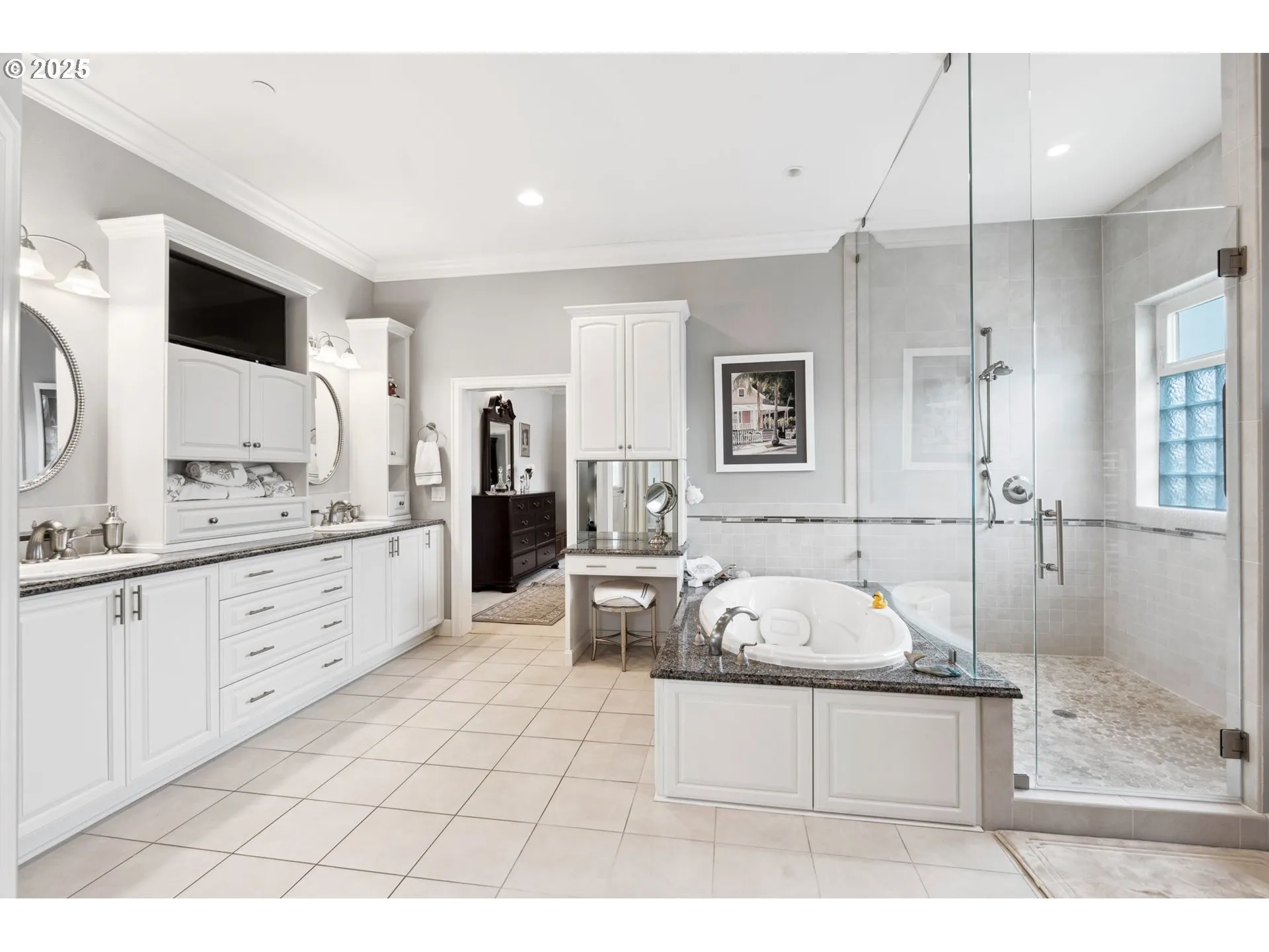 Owner's Suite Bathroom-Garden Tub