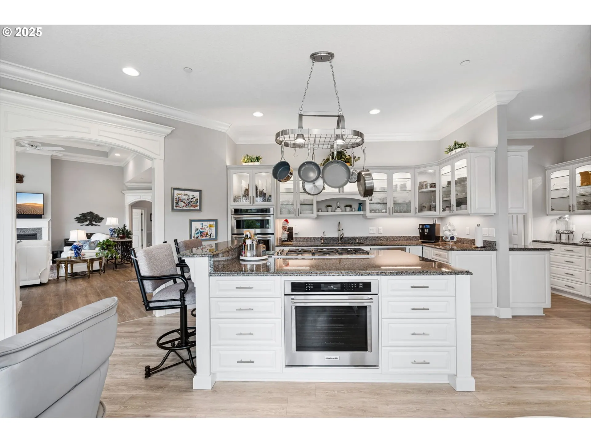 Kitchen-Cooking Island
