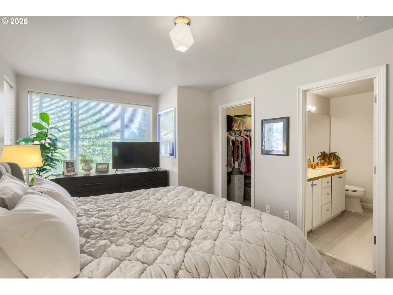 Bedroom, Primary