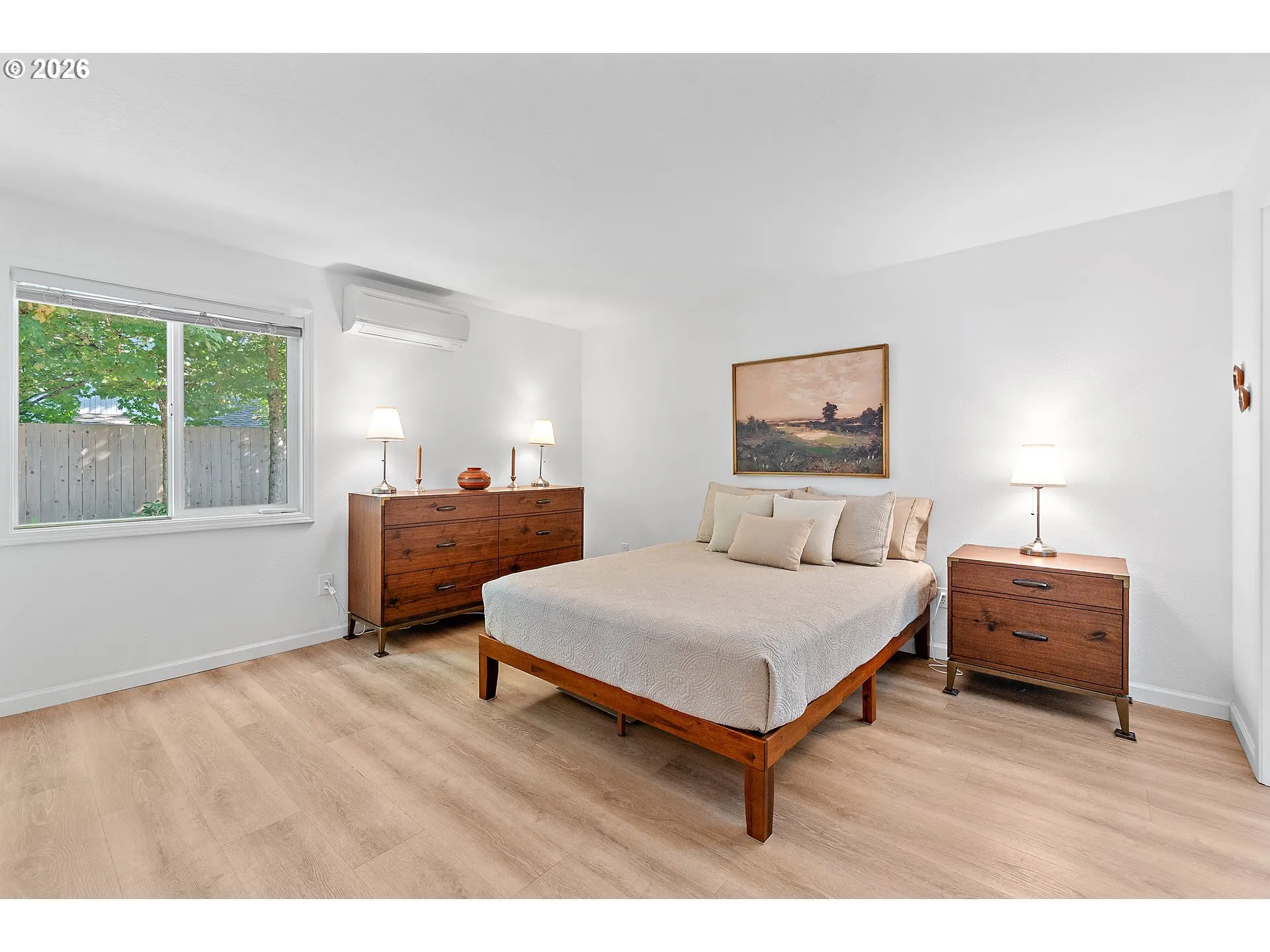 Bedroom, Primary