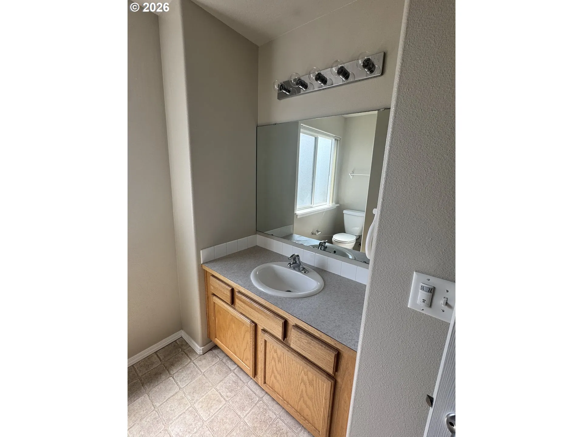 Bathroom-Upper