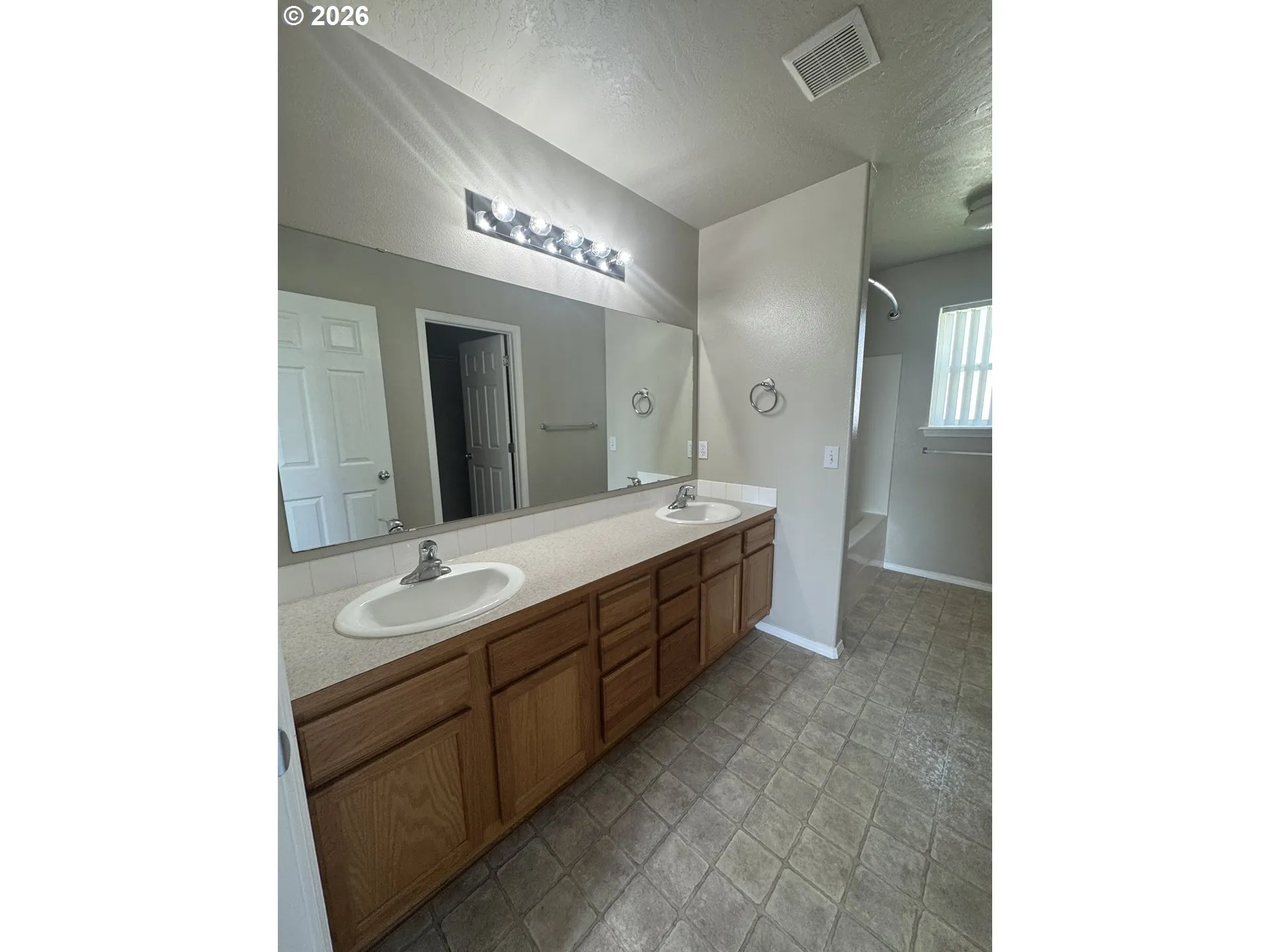 Bathroom, Attached-Double Sinks