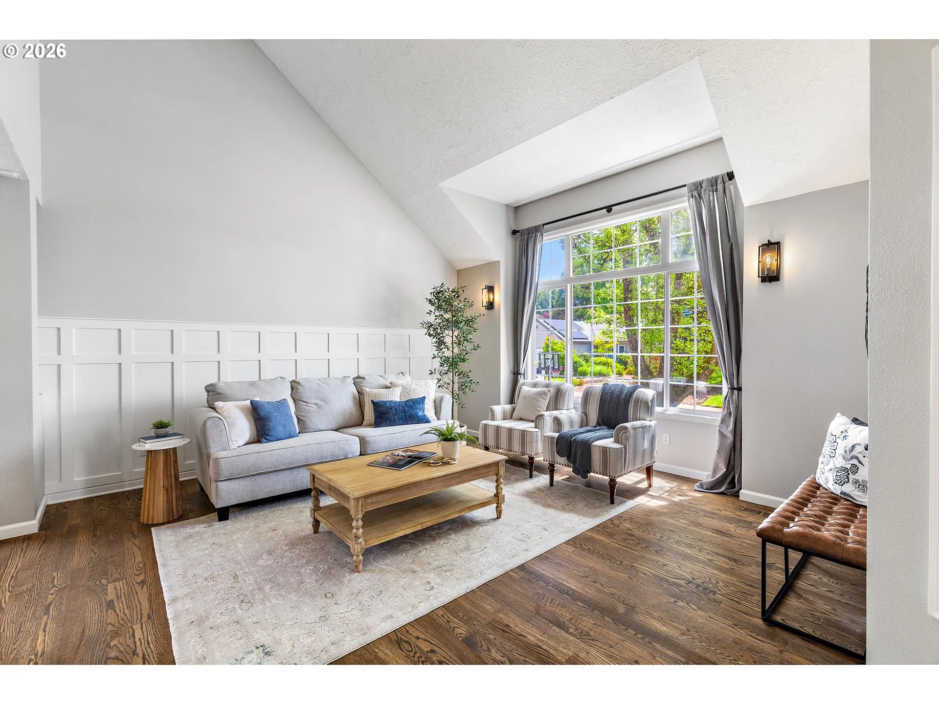 Living Room-Vaulted Ceilings