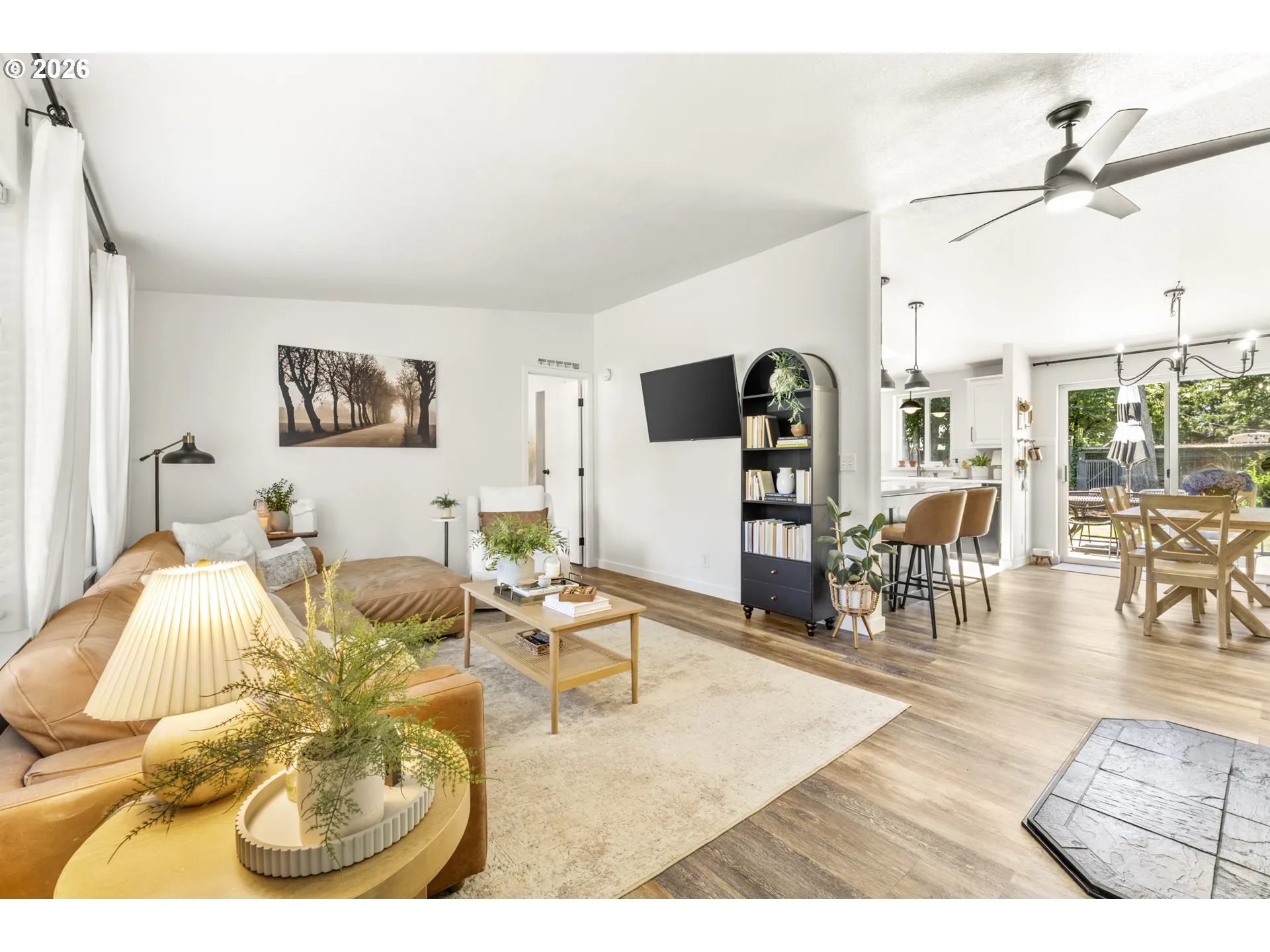 Living Room-Ceiling Fan