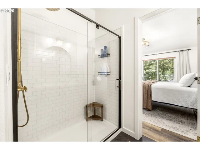 Bathroom-Walk in Shower