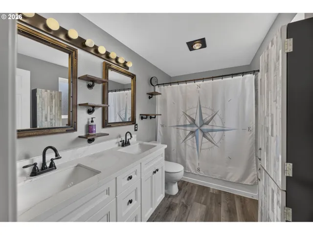 Bathroom, Attached-Double Sinks