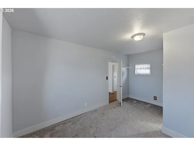 Bedroom, Primary
