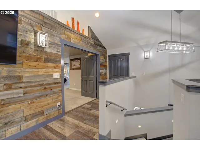 Bedroom-Walk-In Closet