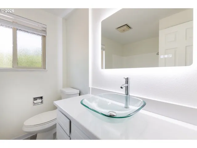 Bathroom-Upper