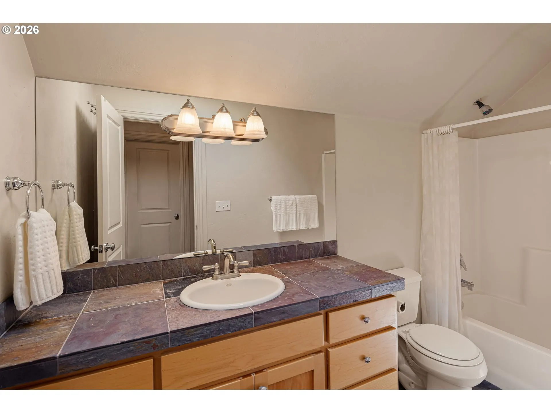Bathroom-Upper