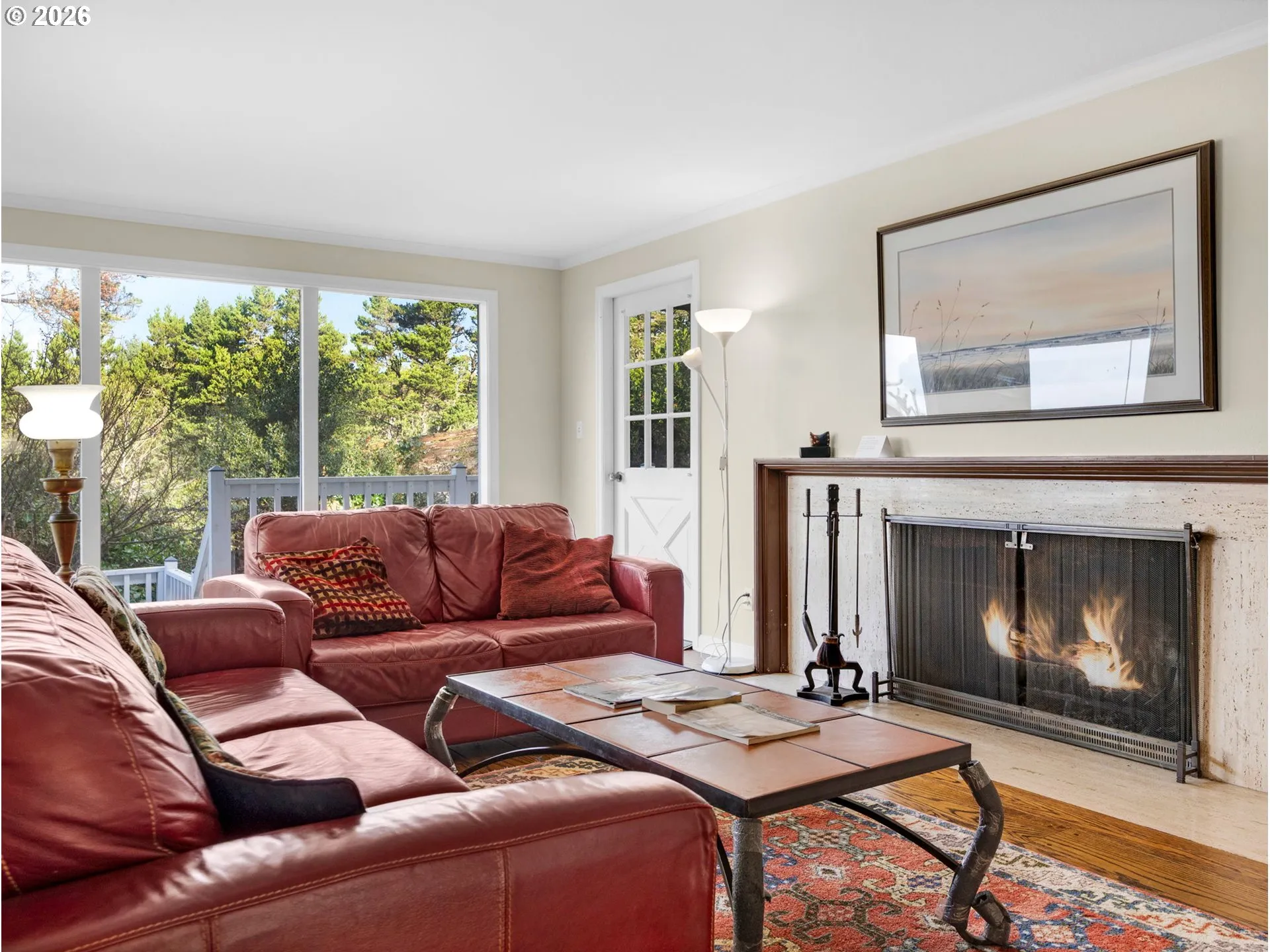 Living Room-Fireplace