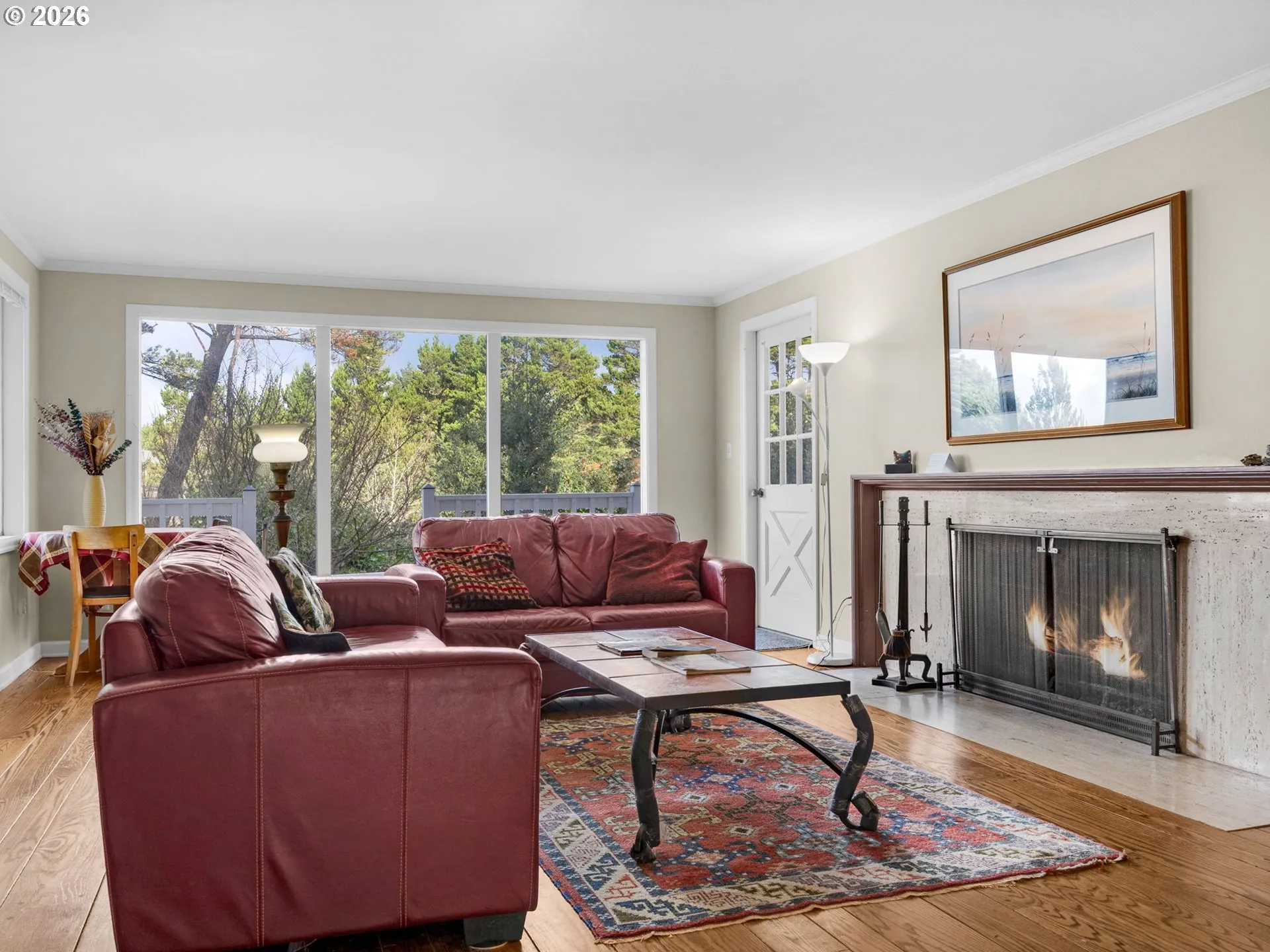 Living Room-Fireplace