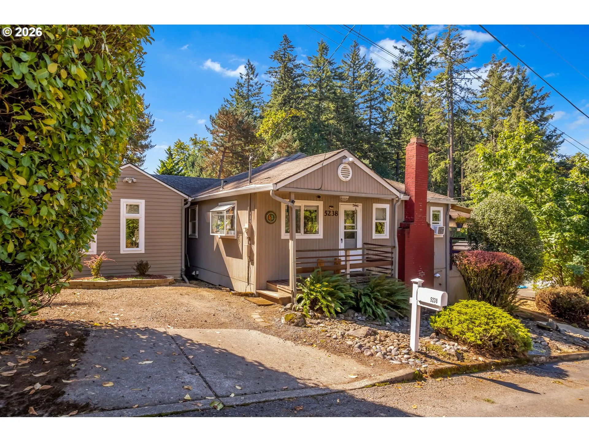 Exterior-Main
