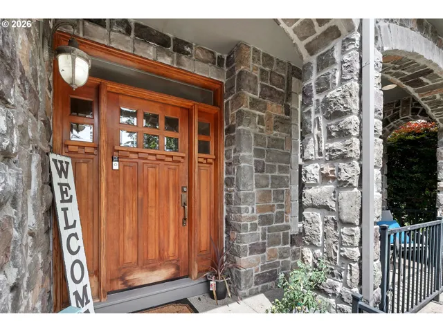 Entrance/Foyer