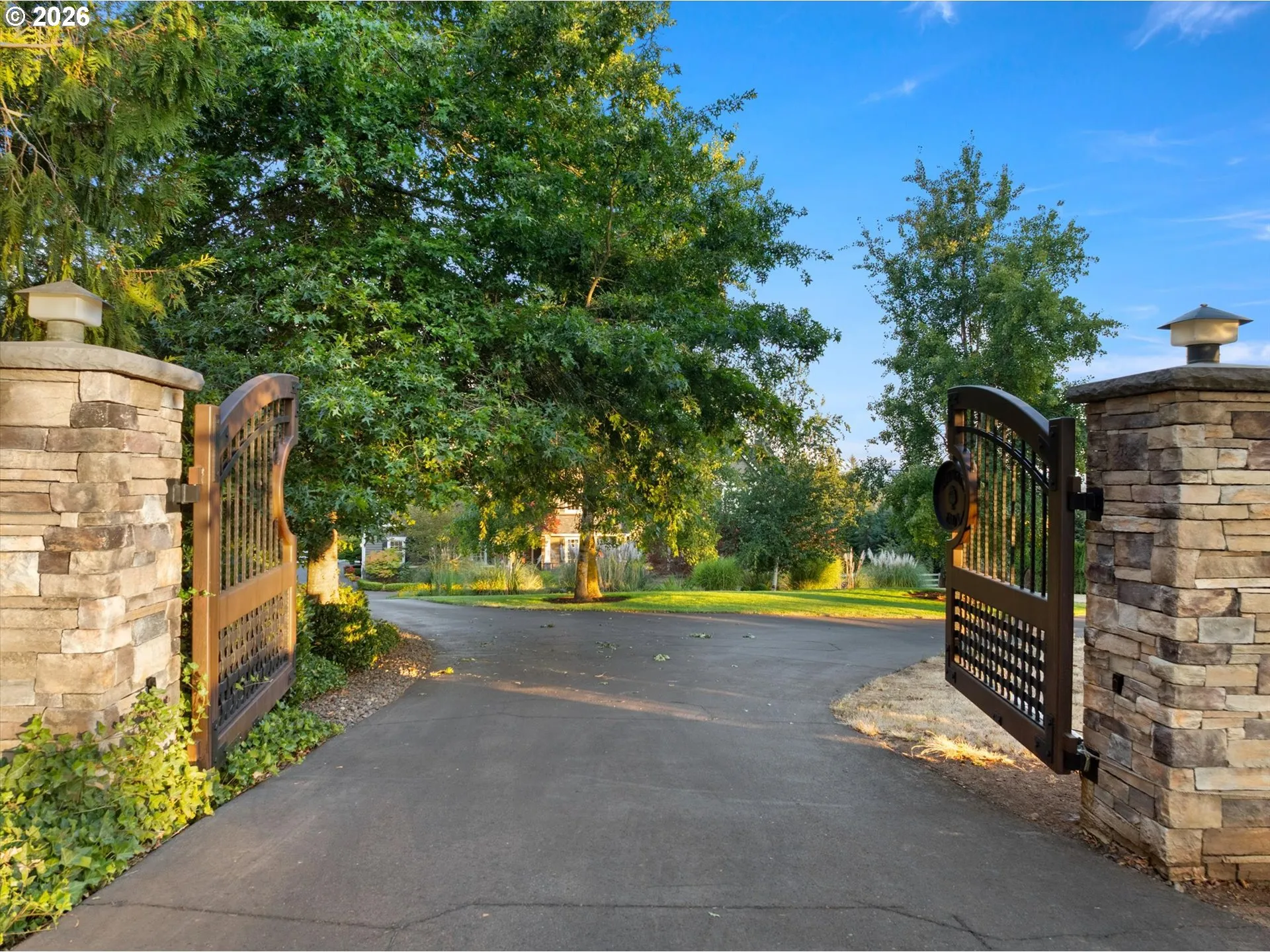 Driveway-Gated