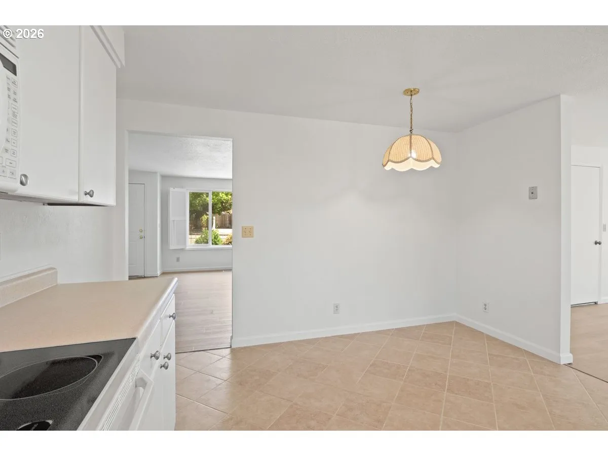 Kitchen/Nook-Eating Area