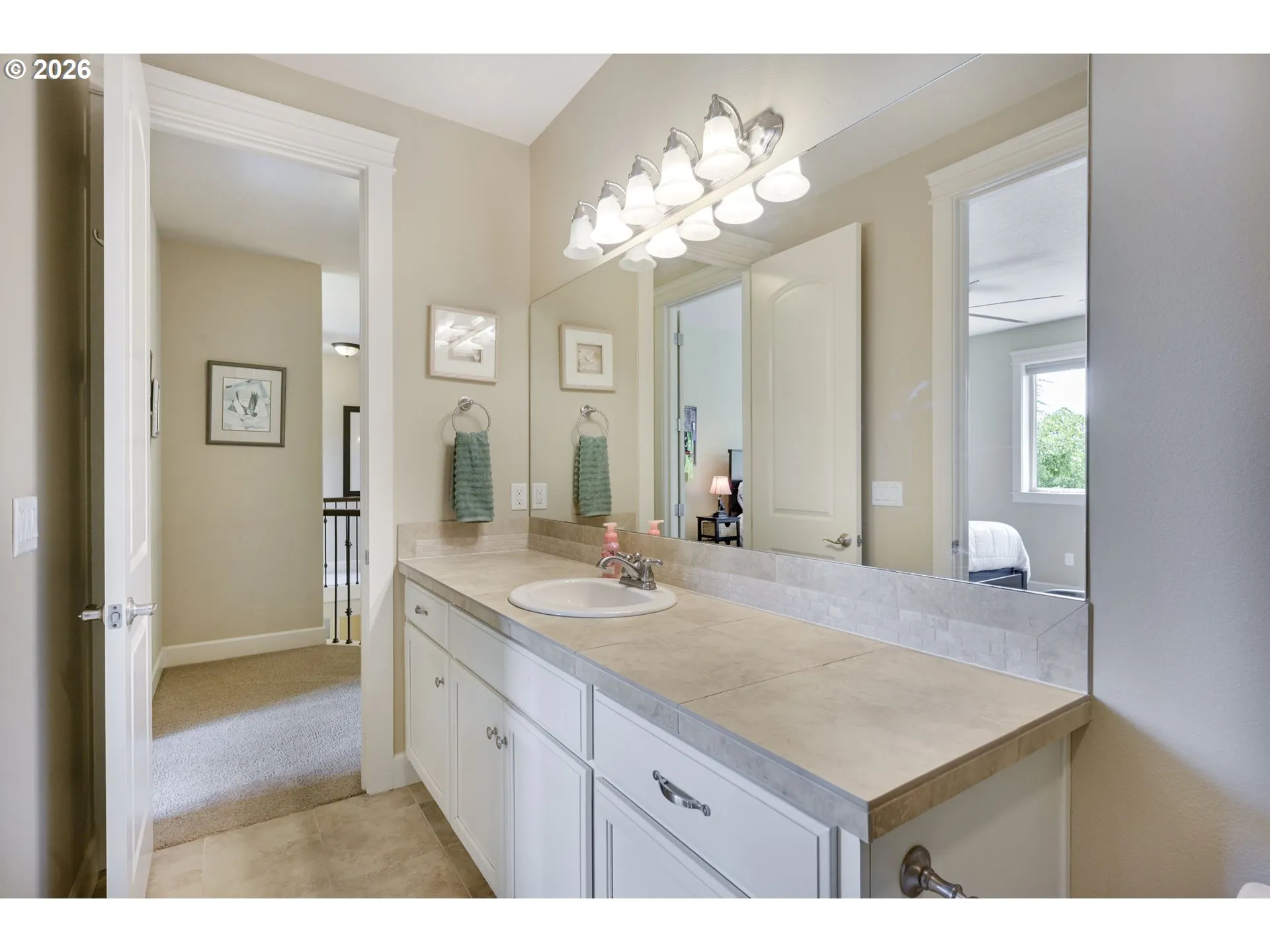 Bathroom-Upper