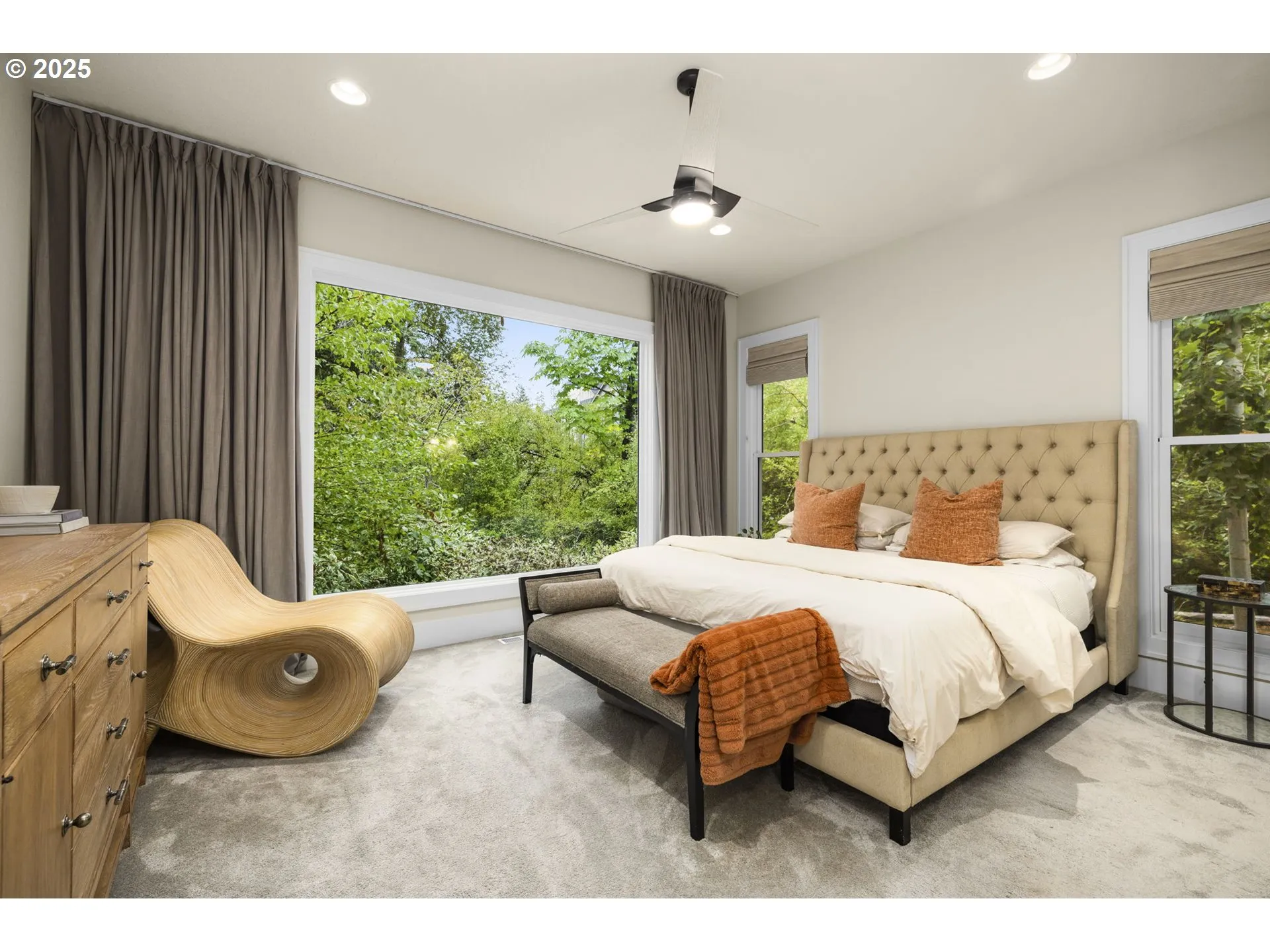 Bedroom-Full Bathroom