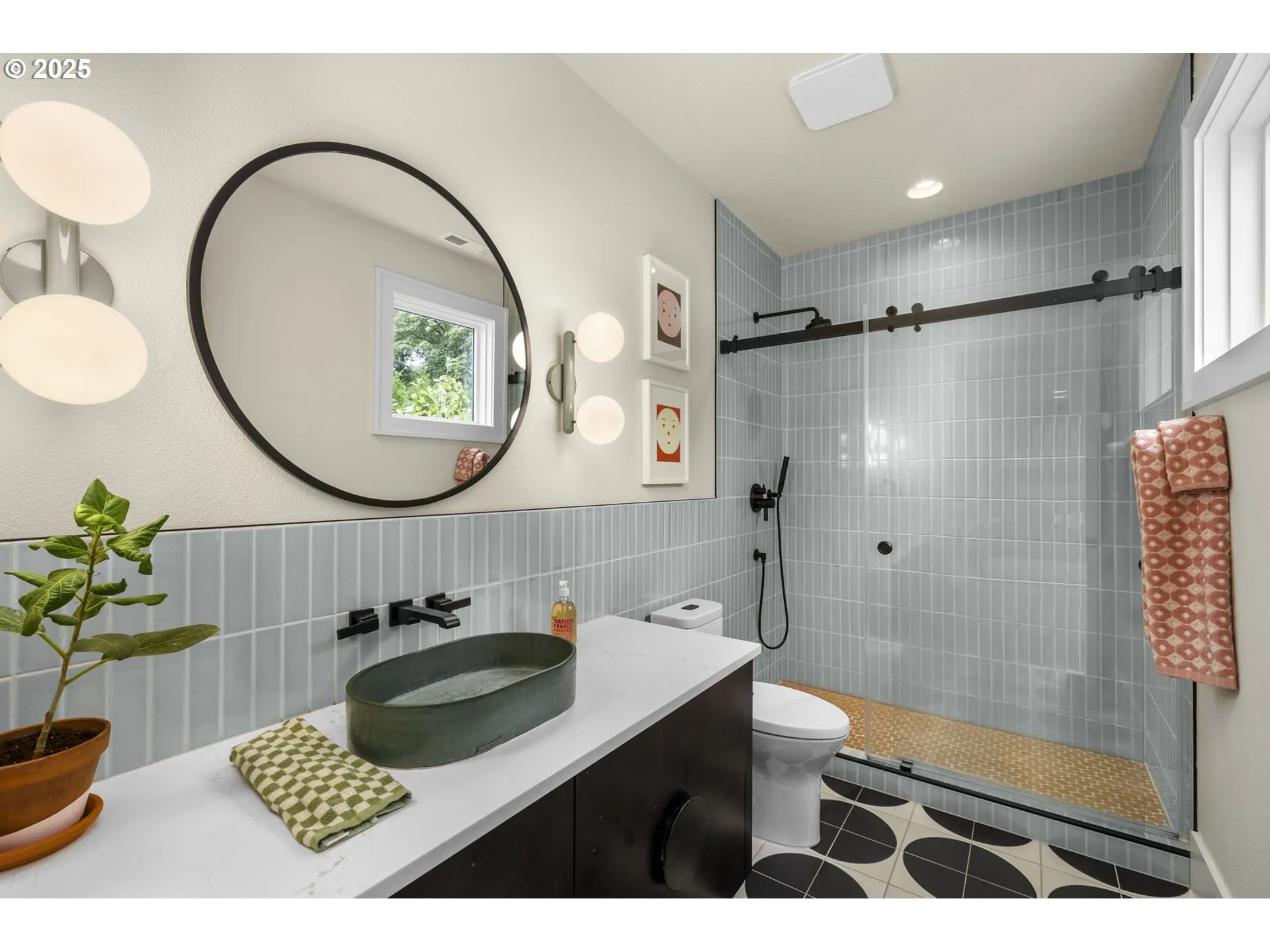 Bathroom-Walk in Shower