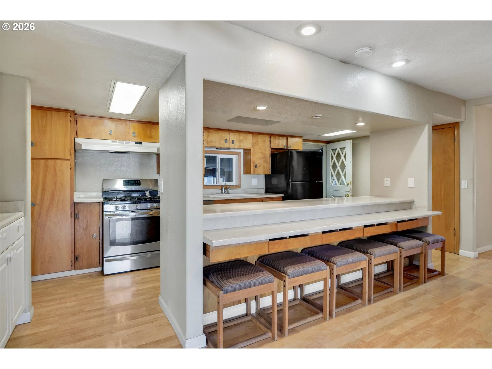 Kitchen-Breakfast Bar